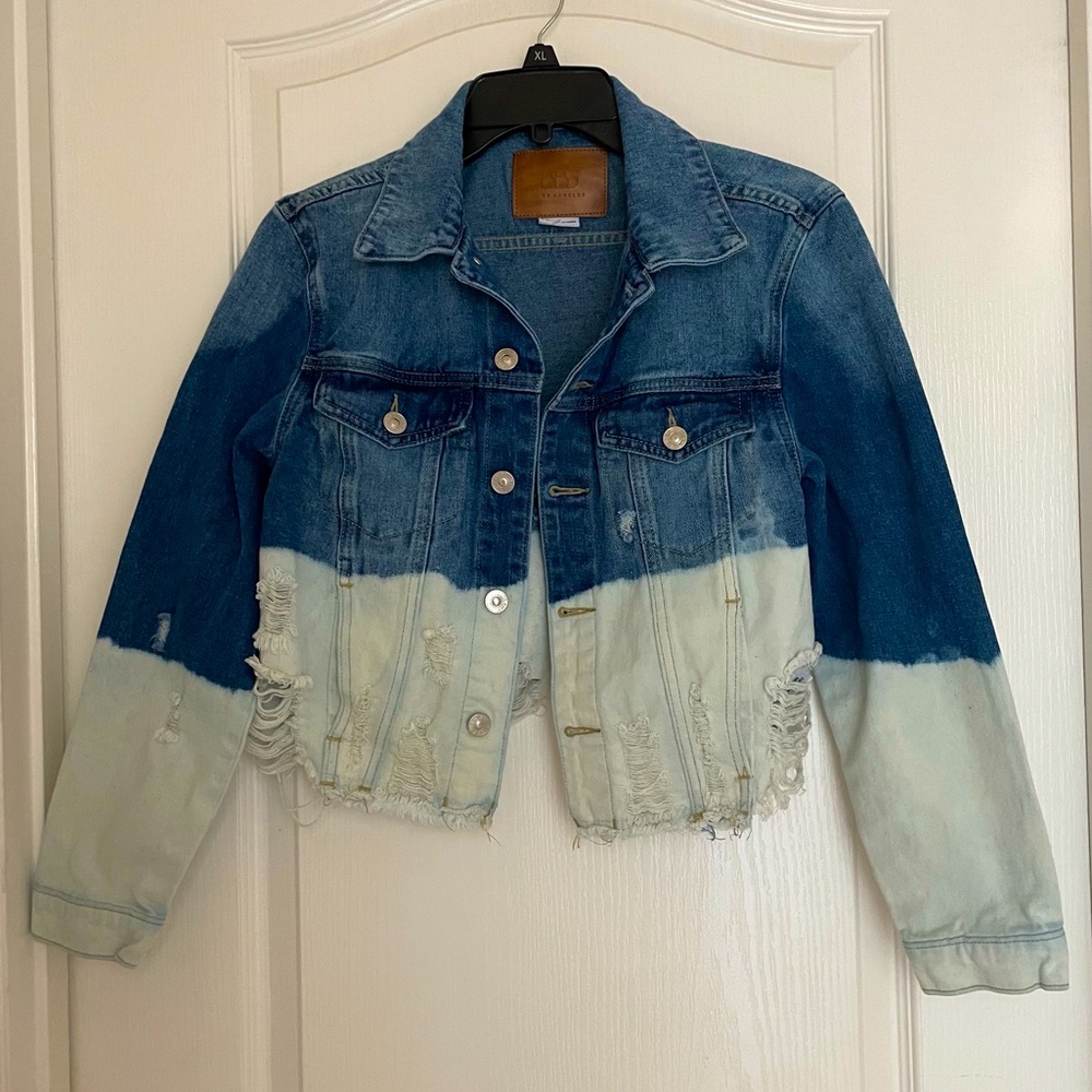 Small Cropped distressed jean jacket